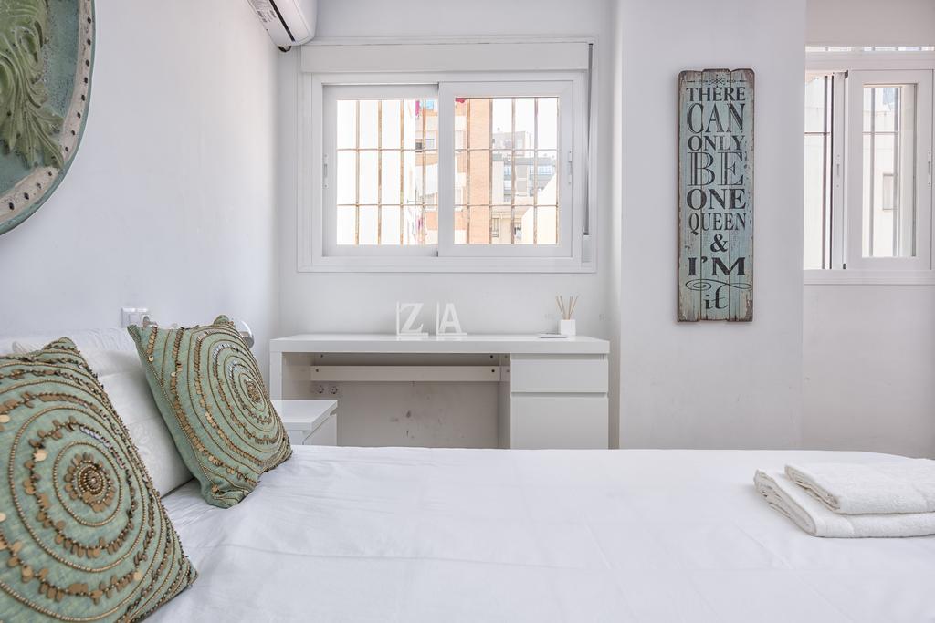 Cervantes Apartment In Malaga By Solaga Holiday Homes Екстериор снимка
